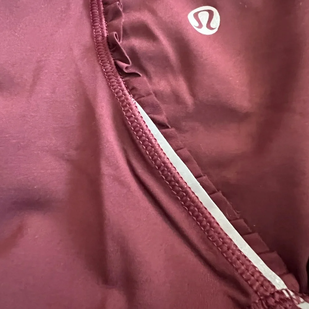 - Lululemon Sz 8 Tonka Ruffle Bordeaux Run Fast Free Crop Pants! EUC!